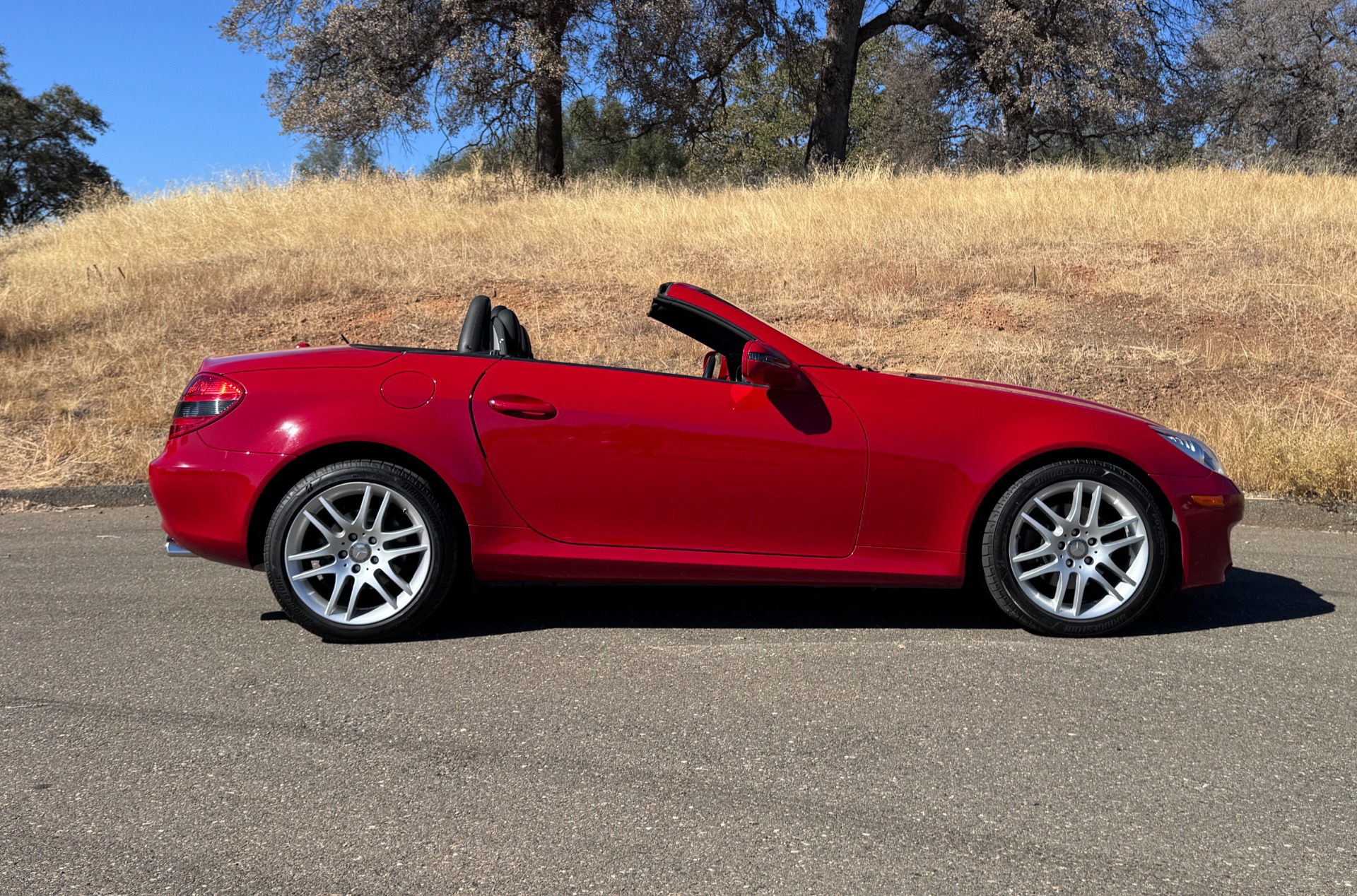 Mars Red 2009 Mercedes-Benz SLK Convertible Rear-Wheel Drive 