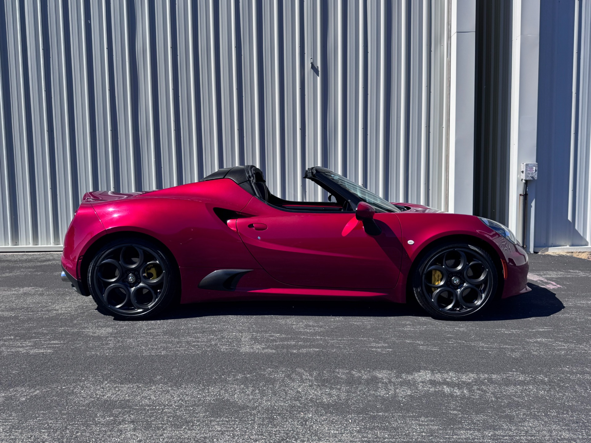2016 Alfa Romeo 4C Spider's photo