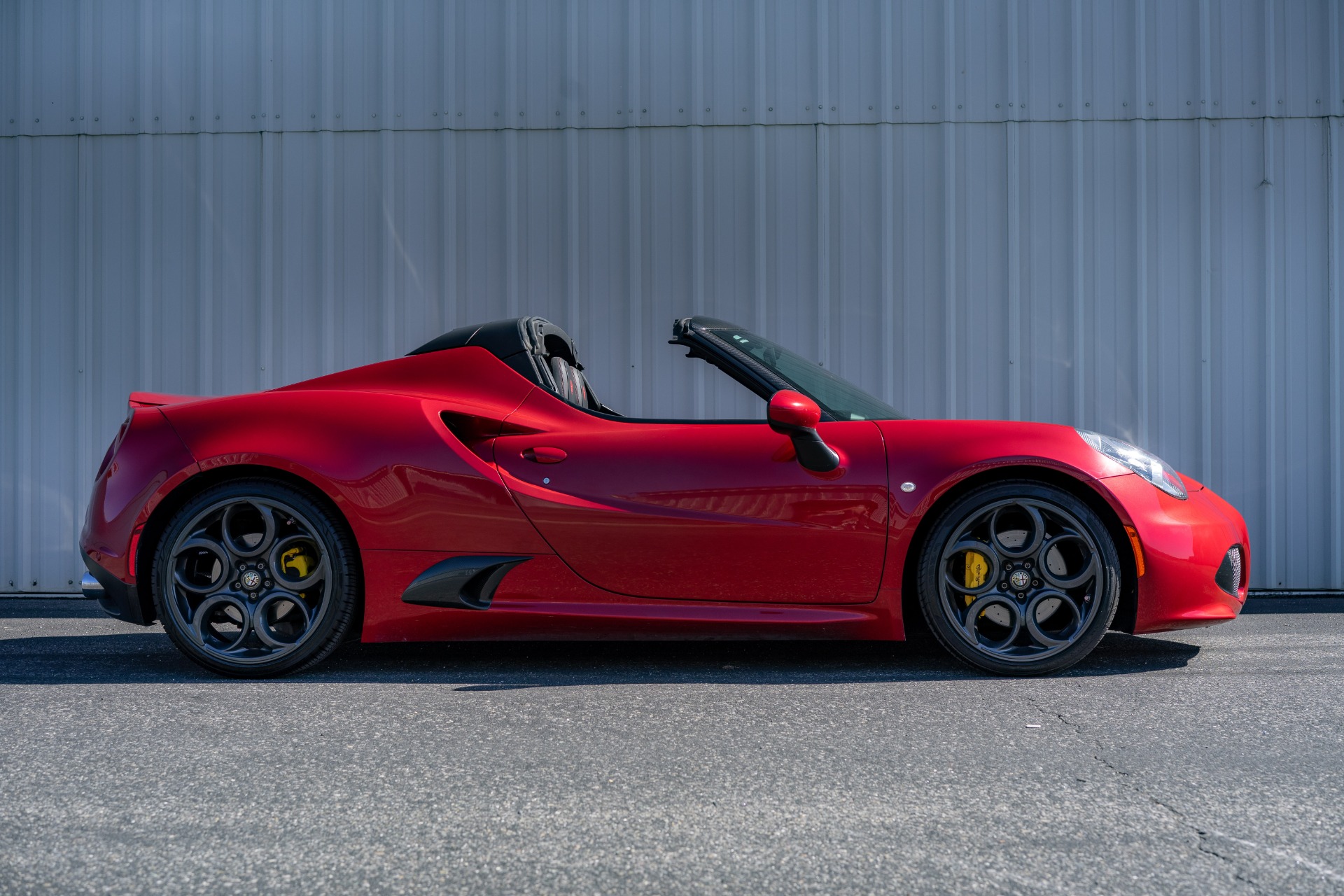2016 Alfa Romeo 4C Spider's photo