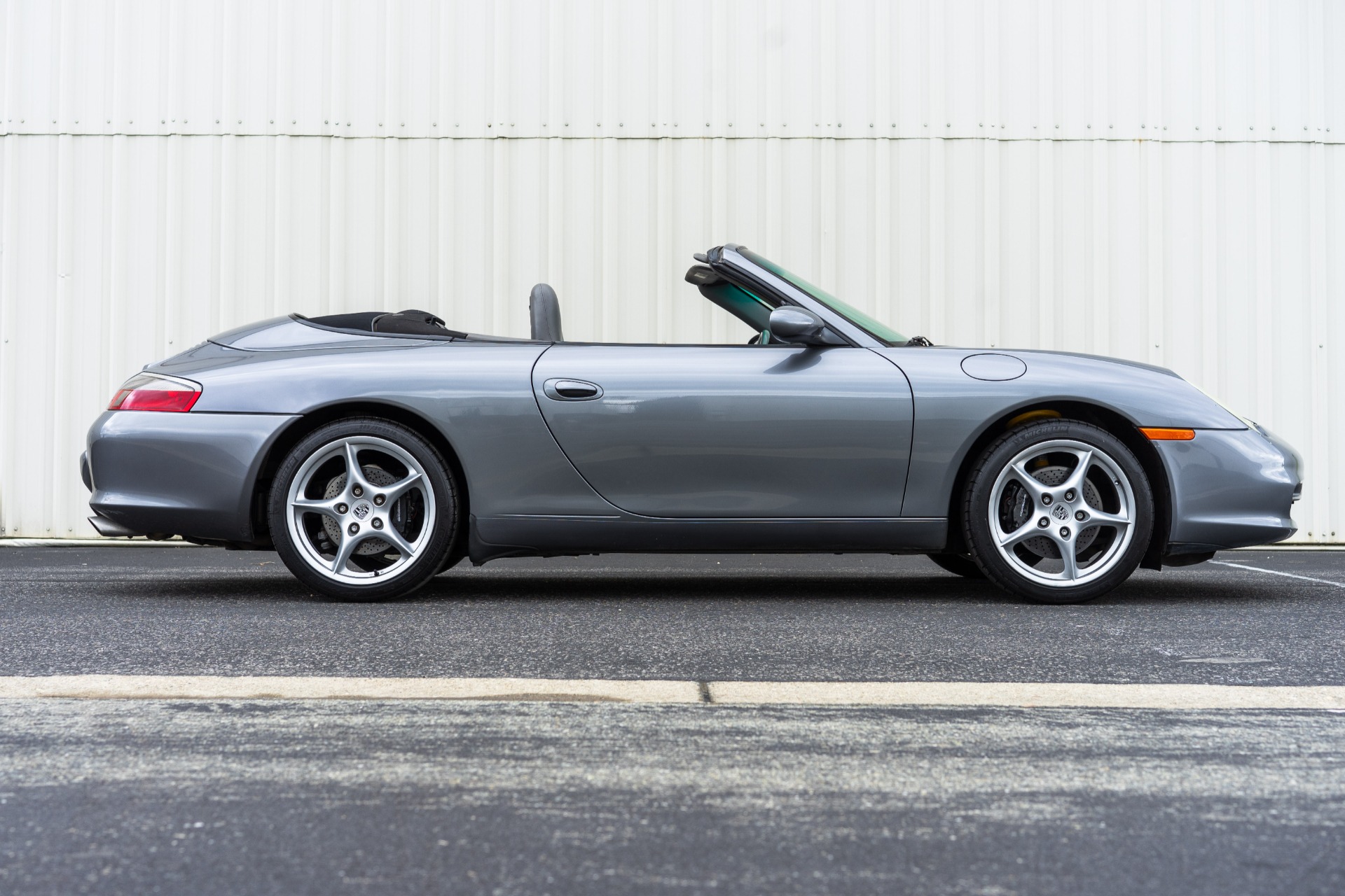 2002 Porsche 911 Carrera Cabriolet's photo