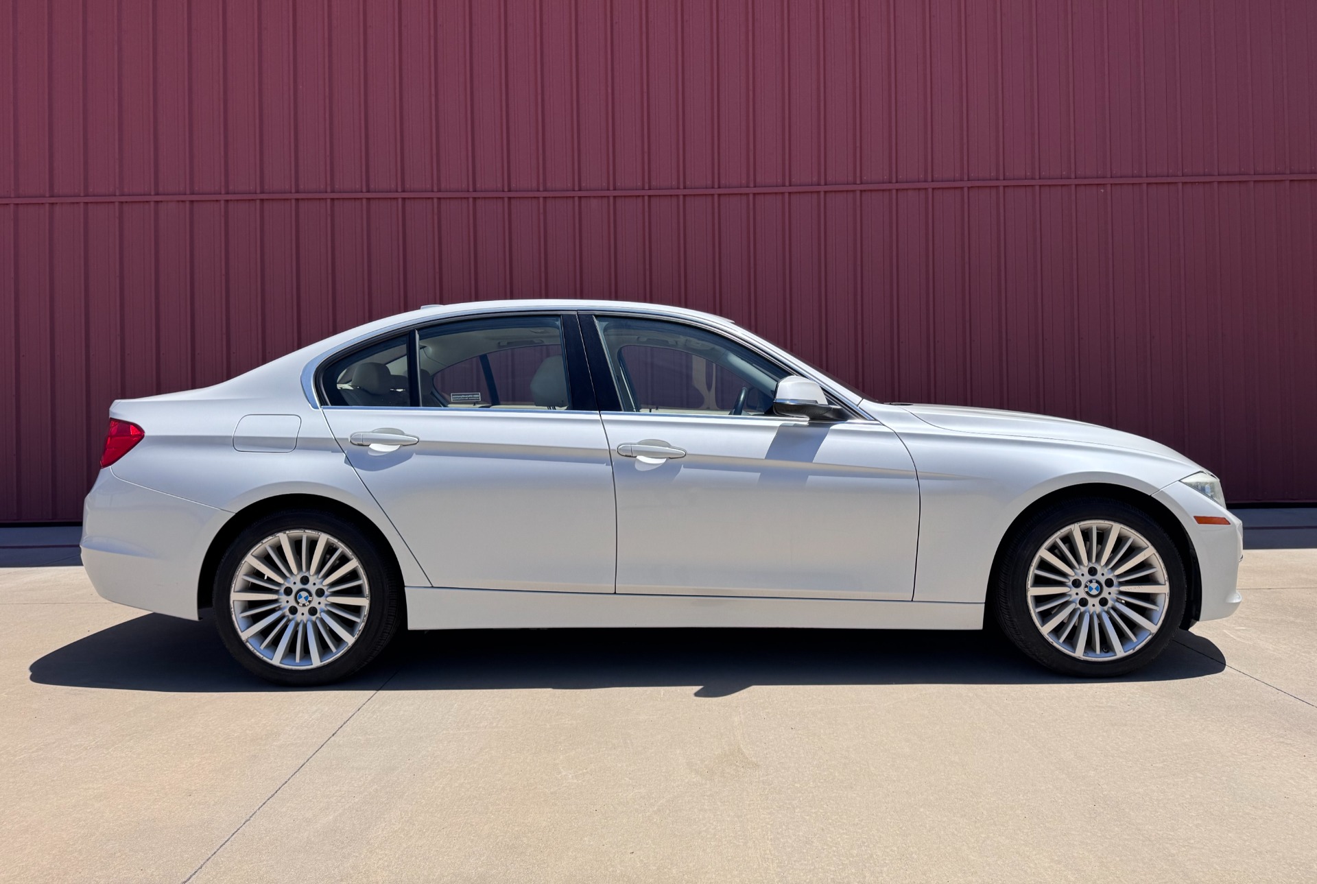 2014 BMW 3 Series 328i xDrive Sedan's photo