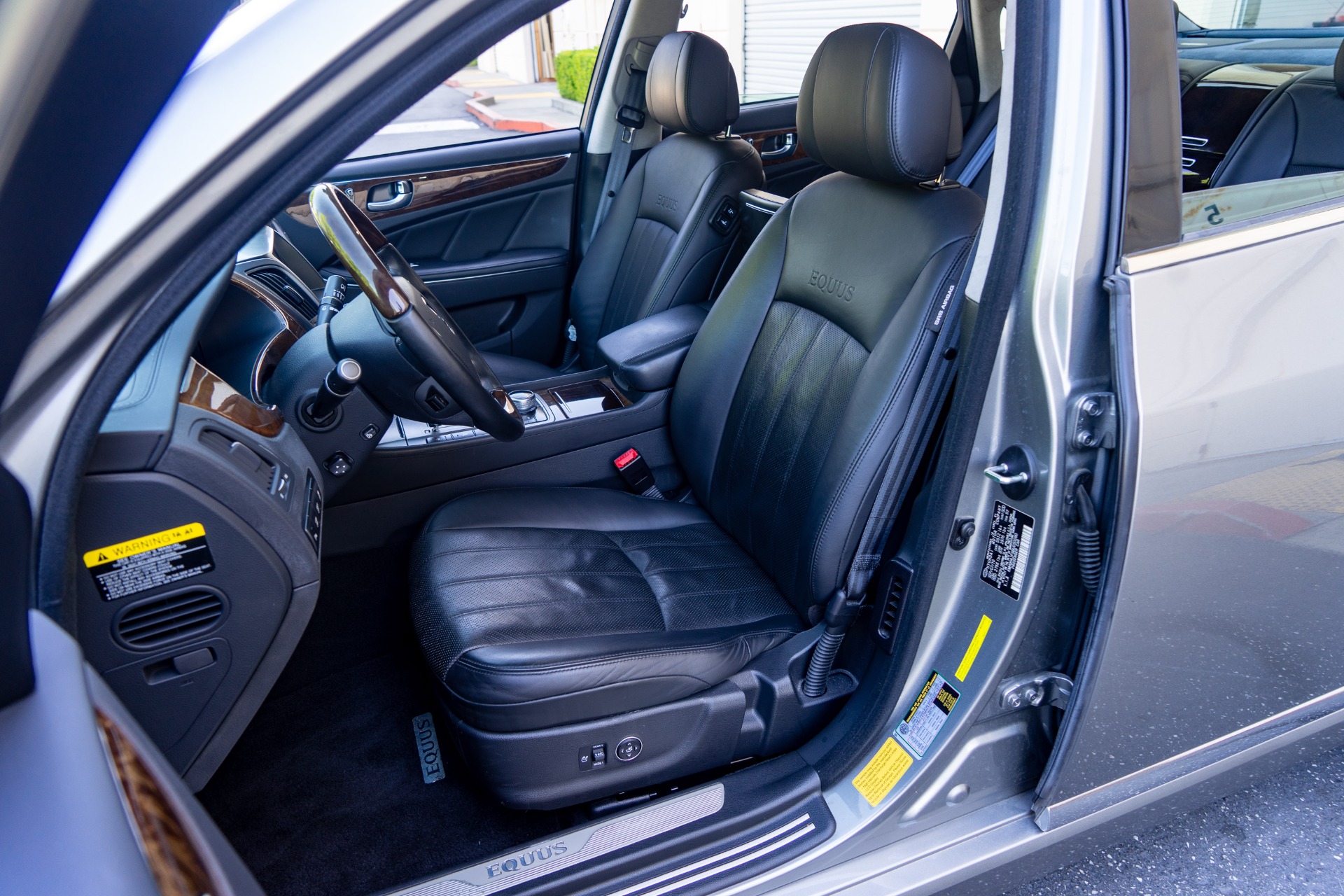 Used 2011 Hyundai Equus Ultimate Package - 1-owner - 35k miles for sale Call for price at RPF Motorcars in Auburn CA 95602 21