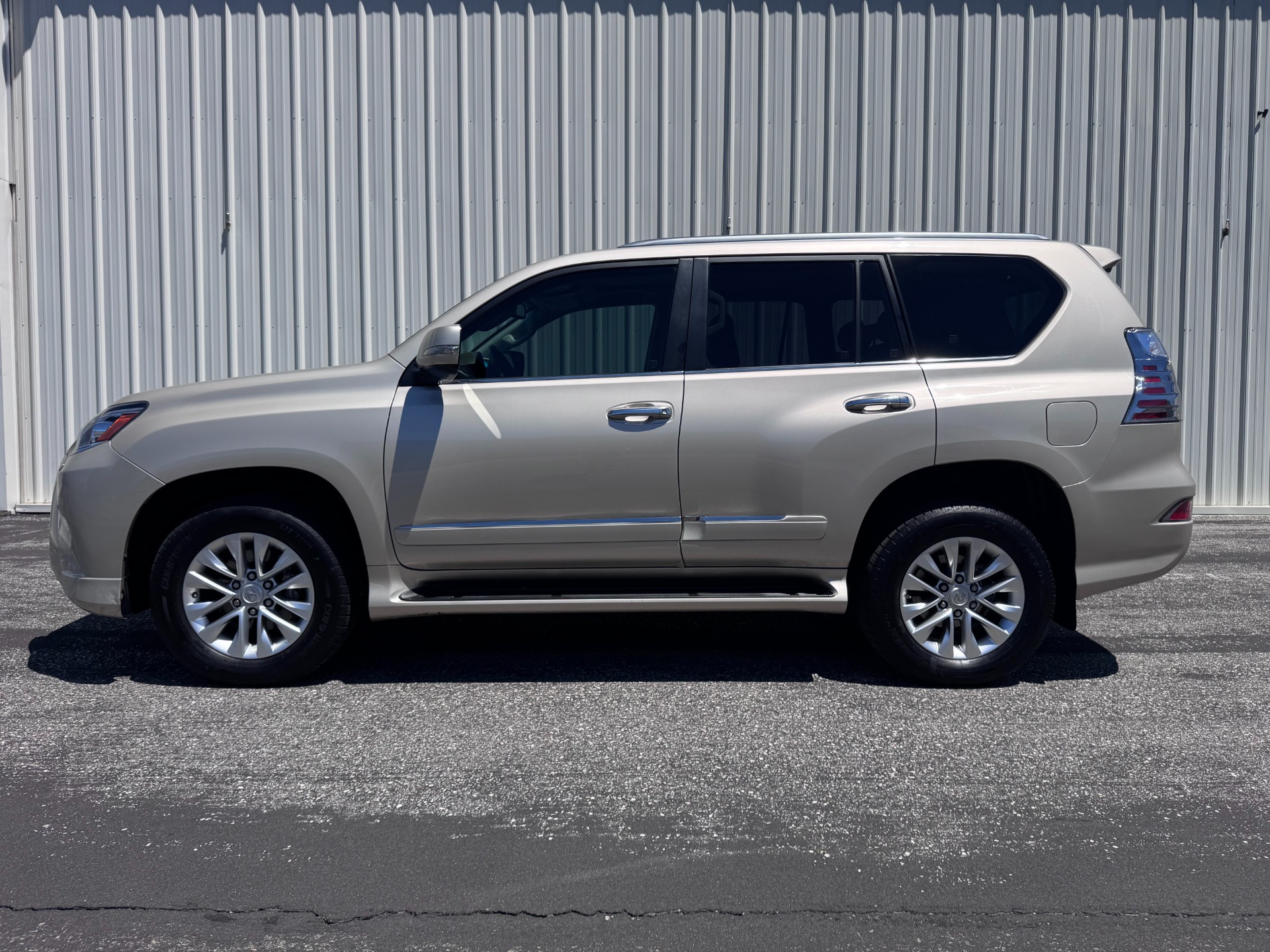 Used 2014 Lexus GX 460 for sale $22,900 at RPF Motorcars in Auburn CA 95602 7
