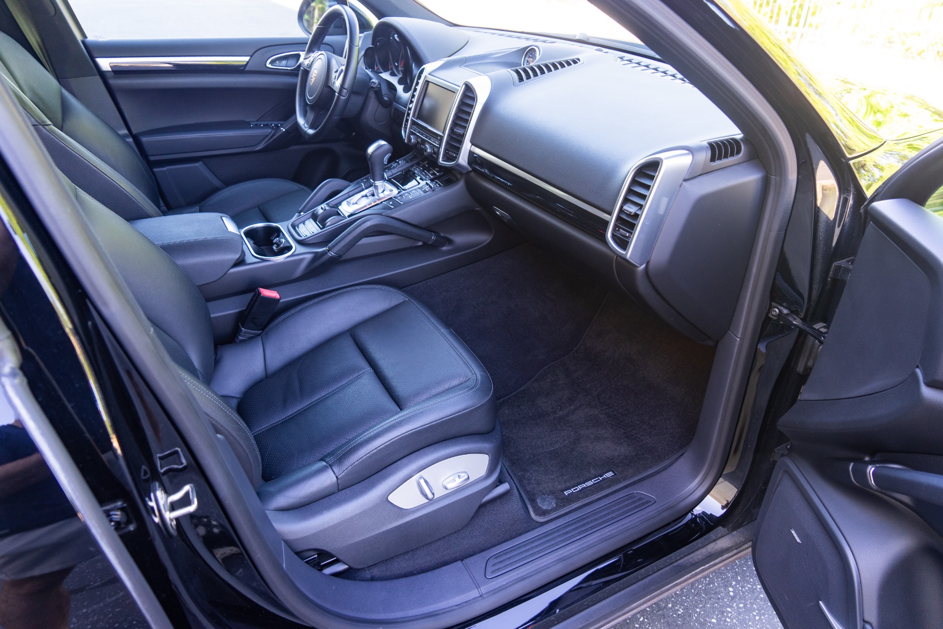 Used 2014 Porsche Cayenne Diesel Diesel for sale $34,800 at RPF Motorcars in Auburn CA 95602 14