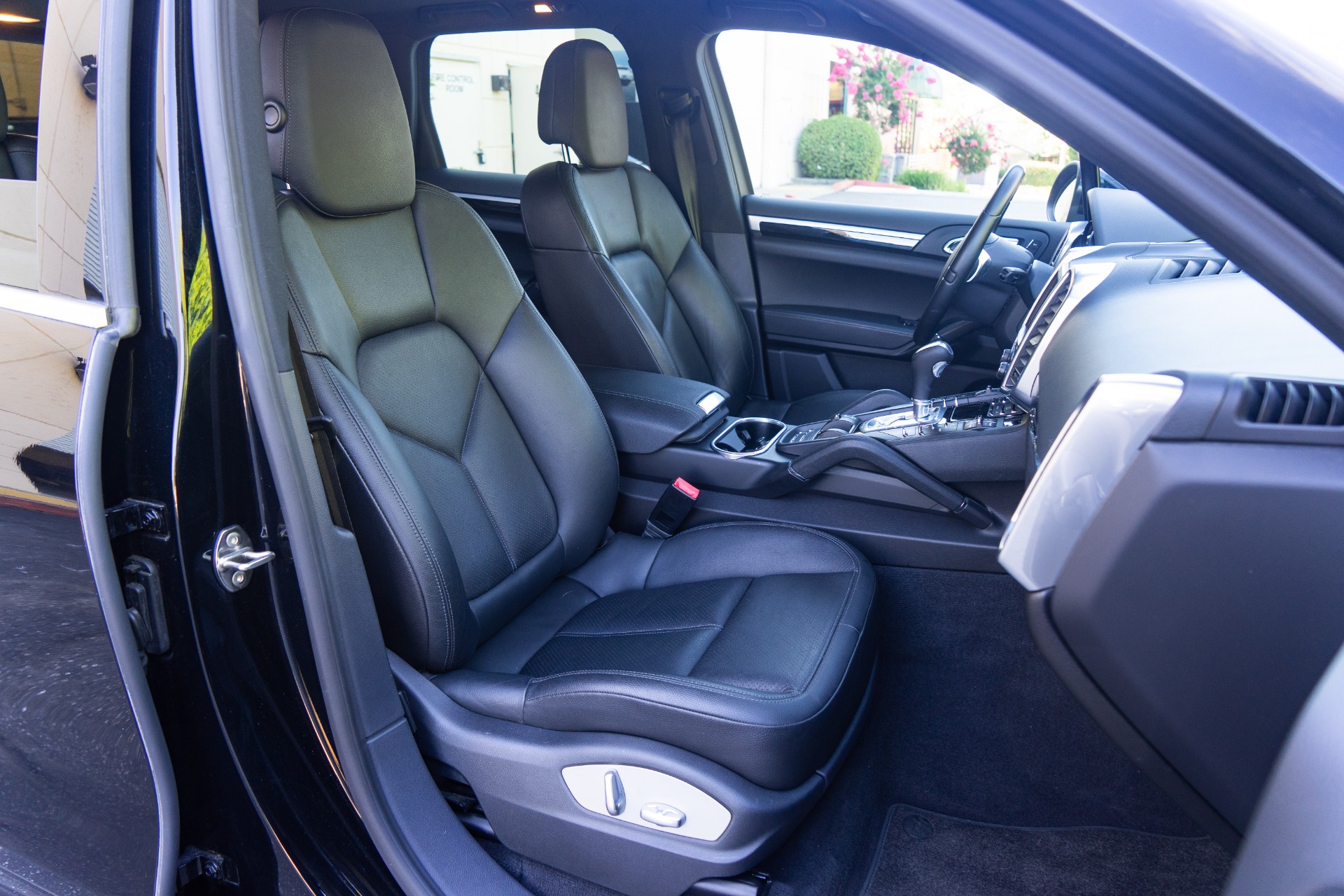 Used 2014 Porsche Cayenne Diesel Diesel for sale $34,800 at RPF Motorcars in Auburn CA 95602 15