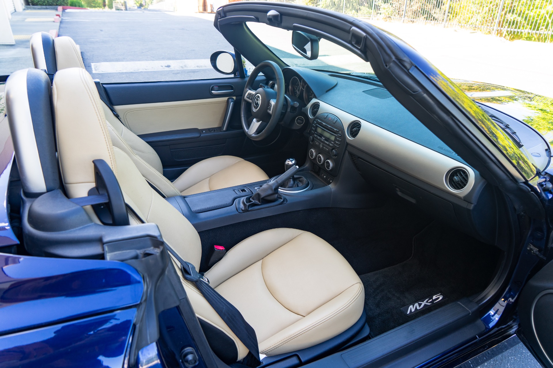 Used 2012 Mazda MX-5 Miata Grand Touring PRHT Grand Touring for sale $22,800 at RPF Motorcars in Auburn CA 95602 19