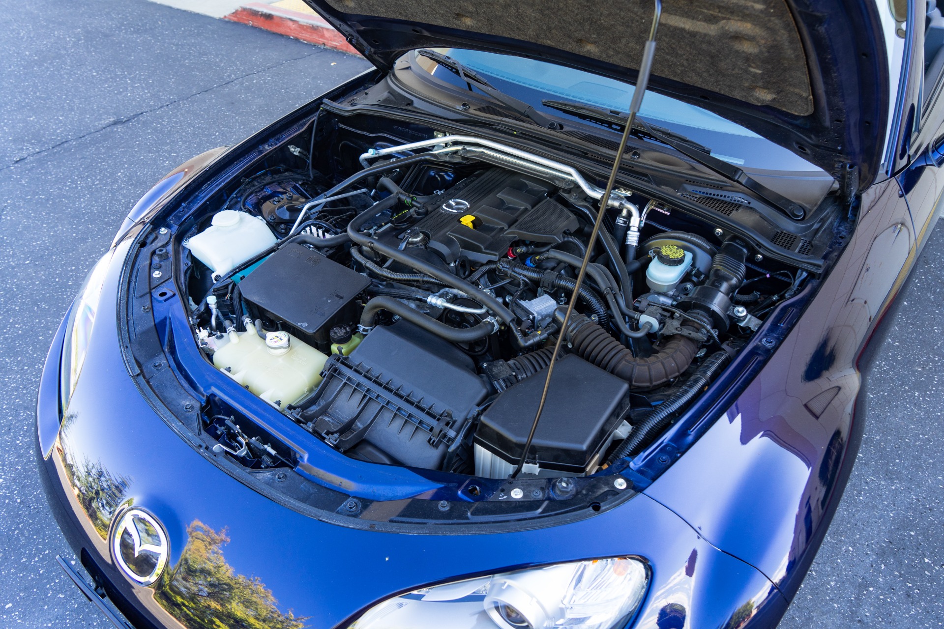 Used 2012 Mazda MX-5 Miata Grand Touring PRHT Grand Touring for sale $22,800 at RPF Motorcars in Auburn CA 95602 25