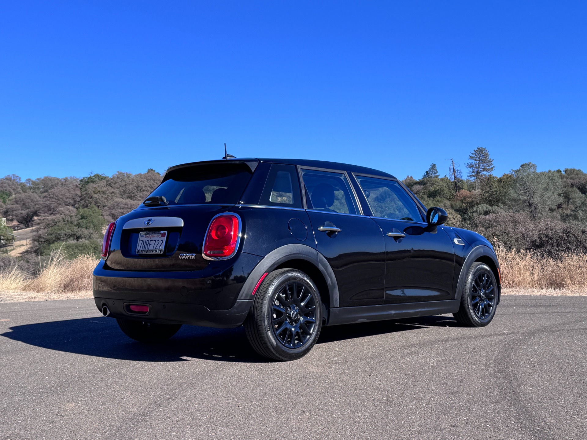Used 2015 MINI Hardtop 4 Door Cooper for sale $8,800 at RPF Motorcars in Auburn CA 95602 11